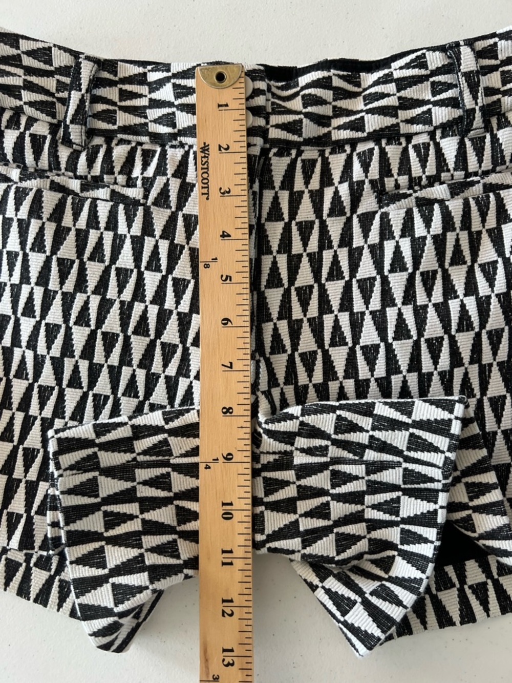 Cartonnier Anthropologie Women’s Black White Geometric Shorts Button Front Sz - Picture 5 of 10